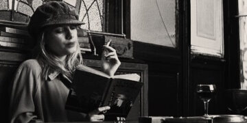 Kalabalık mekanlarda kitap okumak