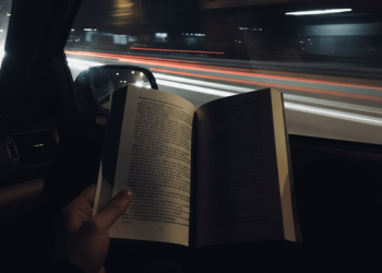 kitabimi kim caldi karanlik