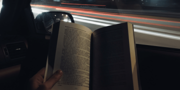 kitabimi kim caldi karanlik